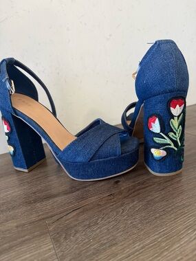 BAMBOO Denim Embroidered Floral Platform Heels in Blue